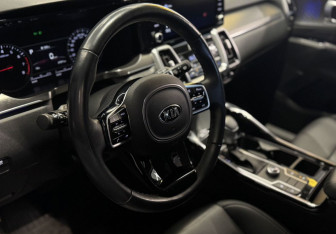 Подержанный автомобиль Kia Sorento 2021 года (9 фото)