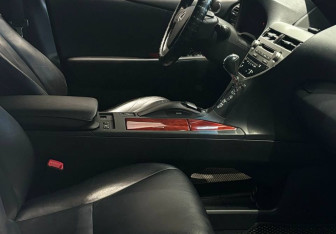 Подержанный автомобиль Lexus RX 2011 года (19 фото)