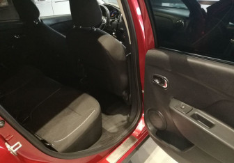 Подержанный автомобиль Renault Logan Sedan 2019 года (9 фото)