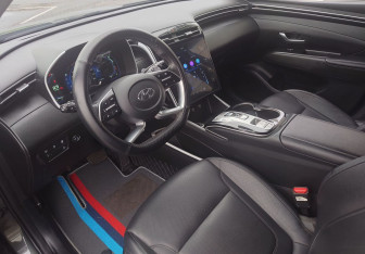 Подержанный автомобиль Hyundai Tucson 2022 года (2 фото)