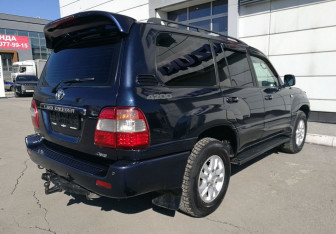 Подержанный автомобиль Toyota Land Cruiser Suv 1998 года (10 фото)