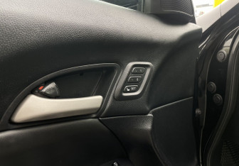 Подержанный автомобиль Honda Crosstour 2012 года (10 фото)