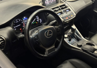 Подержанный автомобиль Lexus NX 2015 года (9 фото)
