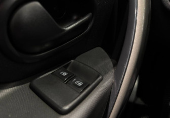 Подержанный автомобиль Renault Logan Sedan 2019 года (11 фото)