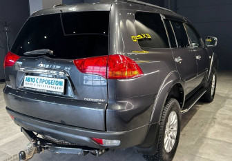 Подержанный автомобиль Mitsubishi Pajero Sport 2012 года (7 фото)