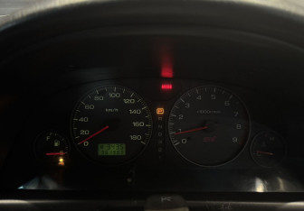 Подержанный автомобиль Subaru Forester Suv 2001 года (11 фото)