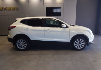 Подержанный автомобиль Nissan Qashqai 2015 года (8 фото)