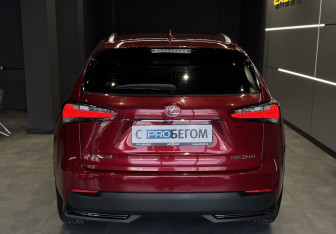 Подержанный автомобиль Lexus NX 2015 года (6 фото)