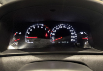 Подержанный автомобиль Toyota Corolla Sedan 2006 года (12 фото)