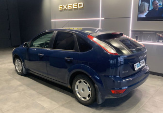 Подержанный автомобиль Ford Focus Hatchback 2011 года (7 фото)