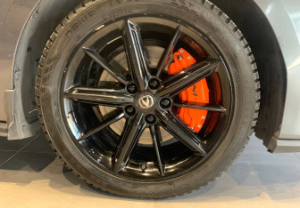 Подержанный автомобиль Changan UNI-V 2023 года (8 фото)