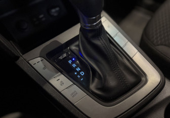 Подержанный автомобиль Hyundai Elantra Sedan 2019 года (14 фото)