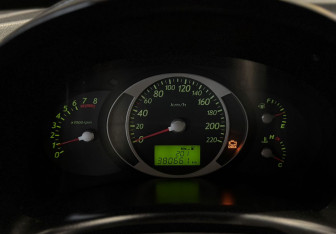 Подержанный автомобиль Hyundai Tucson 2006 года (16 фото)