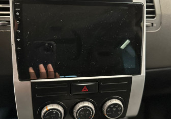 Подержанный автомобиль Nissan X-Trail 2007 года (10 фото)