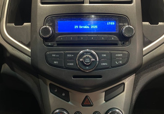 Подержанный автомобиль Chevrolet Aveo Sedan 2014 года (11 фото)