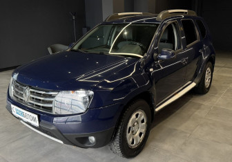 Подержанный автомобиль Renault Duster 2014 года (2 фото)