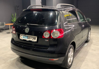 Подержанный автомобиль Volkswagen Golf Plus 2008 года (5 фото)