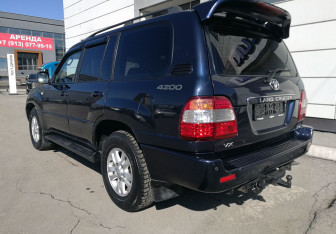 Подержанный автомобиль Toyota Land Cruiser Suv 1998 года (8 фото)