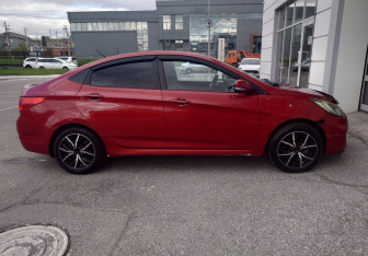 Подержанный автомобиль Hyundai Solaris Sedan 2013 года (9 фото)