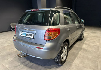 Подержанный автомобиль Suzuki SX4 Hatchback 2007 года (9 фото)