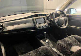 Подержанный автомобиль Toyota Corolla Sedan 2018 года (10 фото)