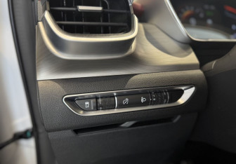 Подержанный автомобиль Geely Coolray 2022 года (12 фото)