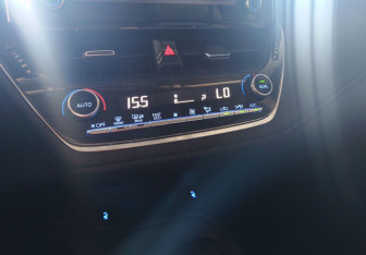 Подержанный автомобиль Toyota Corolla Sedan 2019 года (15 фото)