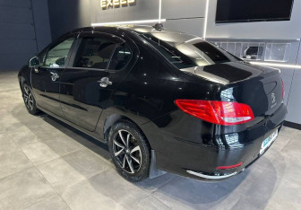 Подержанный автомобиль Peugeot 408 2012 года (4 фото)