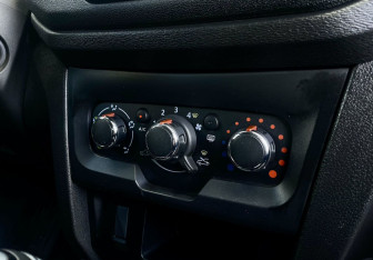 Подержанный автомобиль LADA (ВАЗ) XRAY 2019 года (13 фото)