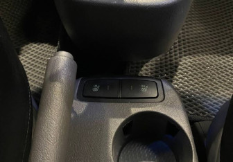 Подержанный автомобиль Hyundai Tucson 2005 года (11 фото)