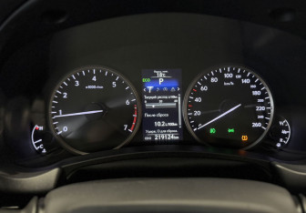 Подержанный автомобиль Lexus NX 2015 года (14 фото)