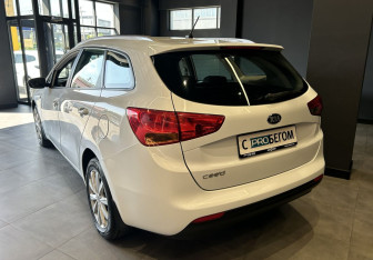 Подержанный автомобиль Kia Ceed Wagon 2013 года (8 фото)