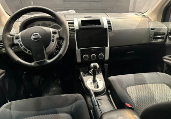 Подержанный автомобиль Nissan X-Trail 2007 года (13 фото)