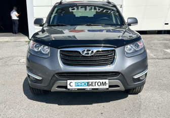 Подержанный автомобиль Hyundai Santa Fe 2012 года (2 фото)