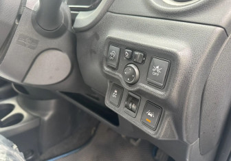 Подержанный автомобиль Nissan Note 2017 года (15 фото)