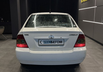 Подержанный автомобиль Toyota Corolla Sedan 2006 года (6 фото)