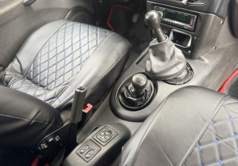 Подержанный автомобиль Chevrolet Niva 2005 года (13 фото)
