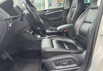 Подержанный автомобиль Volkswagen Tiguan 2012 года (10 фото)
