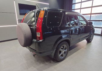Подержанный автомобиль Honda CR-V 2002 года (3 фото)