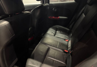 Подержанный автомобиль Nissan Juke 2011 года (16 фото)