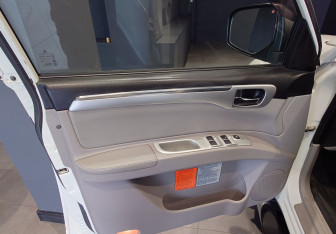 Подержанный автомобиль Mitsubishi Pajero Sport 2013 года (16 фото)