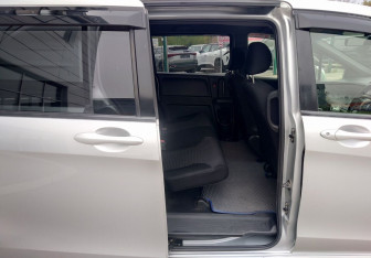 Подержанный автомобиль Honda Freed 2014 года (10 фото)