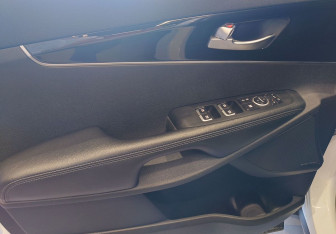Подержанный автомобиль Kia Sorento 2018 года (12 фото)
