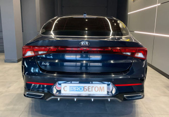 Подержанный автомобиль Kia K5 2021 года (7 фото)