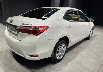 Подержанный автомобиль Toyota Corolla Sedan 2016 года (7 фото)
