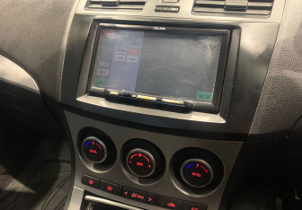 Подержанный автомобиль Mazda Axela Sedan 2010 года (11 фото)