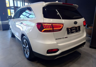 Подержанный автомобиль Kia Sorento 2018 года (14 фото)