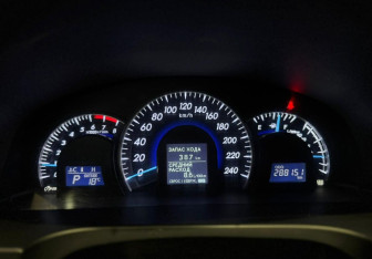 Подержанный автомобиль Toyota Camry Sedan 2012 года (12 фото)