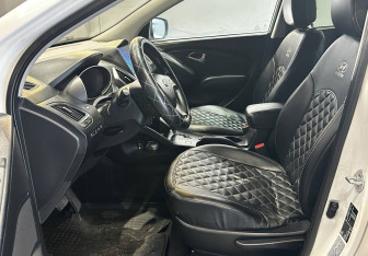 Подержанный автомобиль Hyundai ix35 2011 года (8 фото)