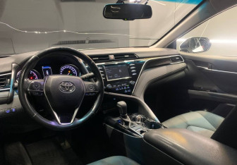 Подержанный автомобиль Toyota Camry Sedan 2020 года (9 фото)